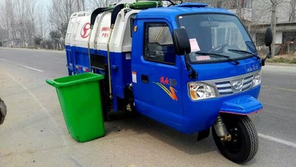 掛桶自卸式垃圾車 小型環保利器的全面解析