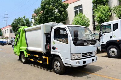 力威江淮壓縮式垃圾車 城鄉環衛的高效清運解決方案
